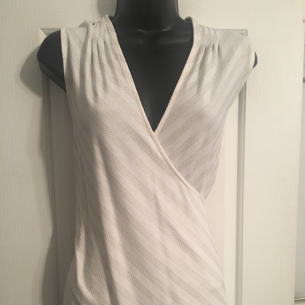 Beautiful cream and gold WHBM blouse